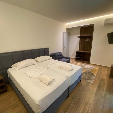 Adriatik Hotel Влёра Экстерьер фото