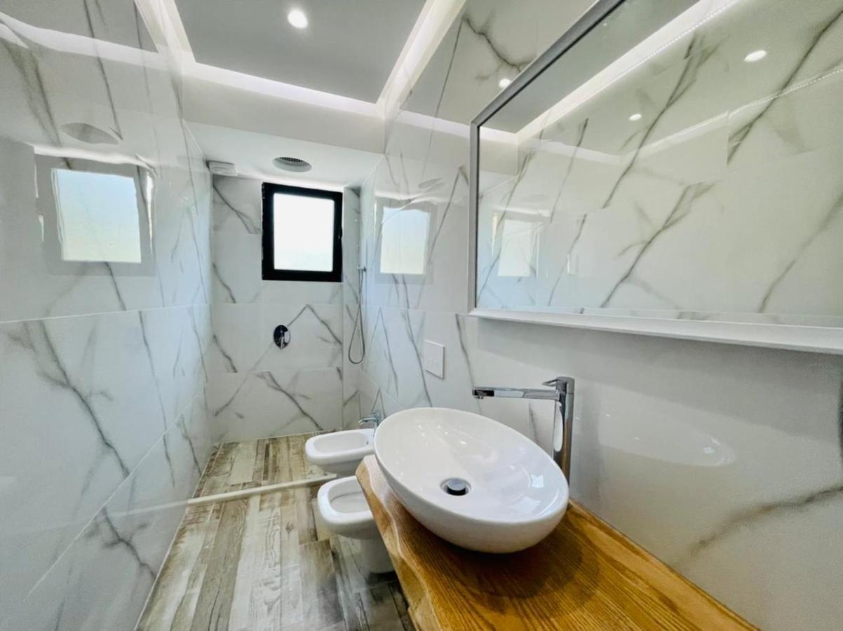 Adriatik Hotel Влёра Экстерьер фото