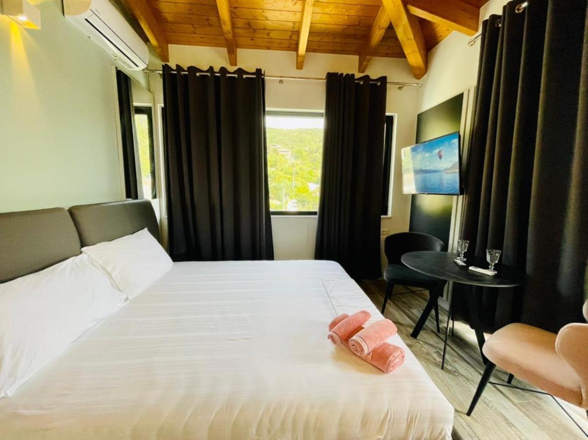 Adriatik Hotel Влёра Экстерьер фото