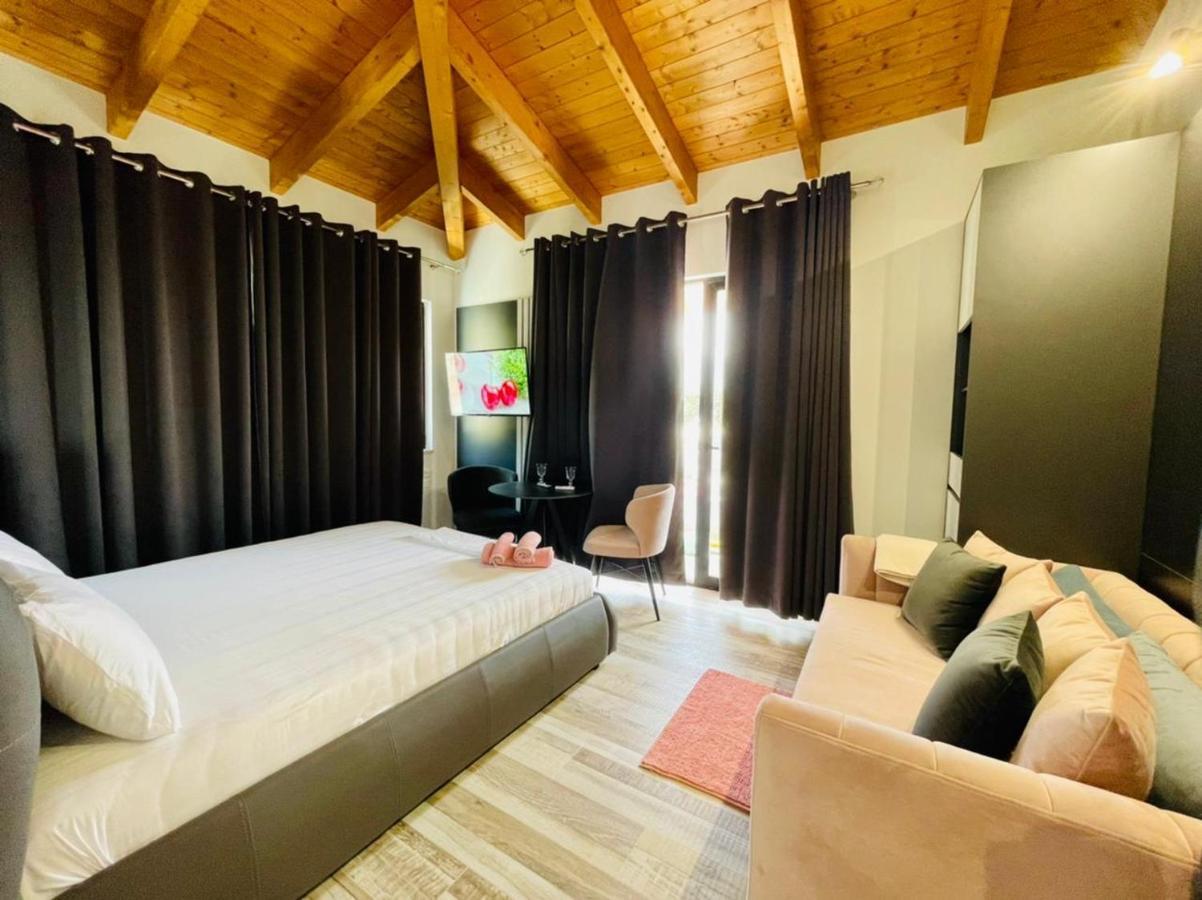 Adriatik Hotel Влёра Экстерьер фото