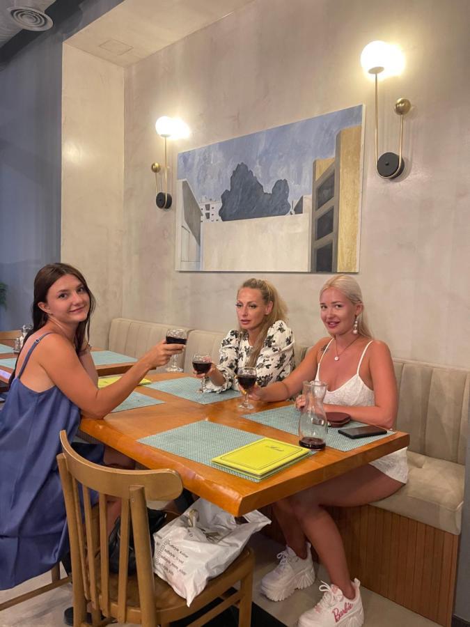 Adriatik Hotel Влёра Экстерьер фото