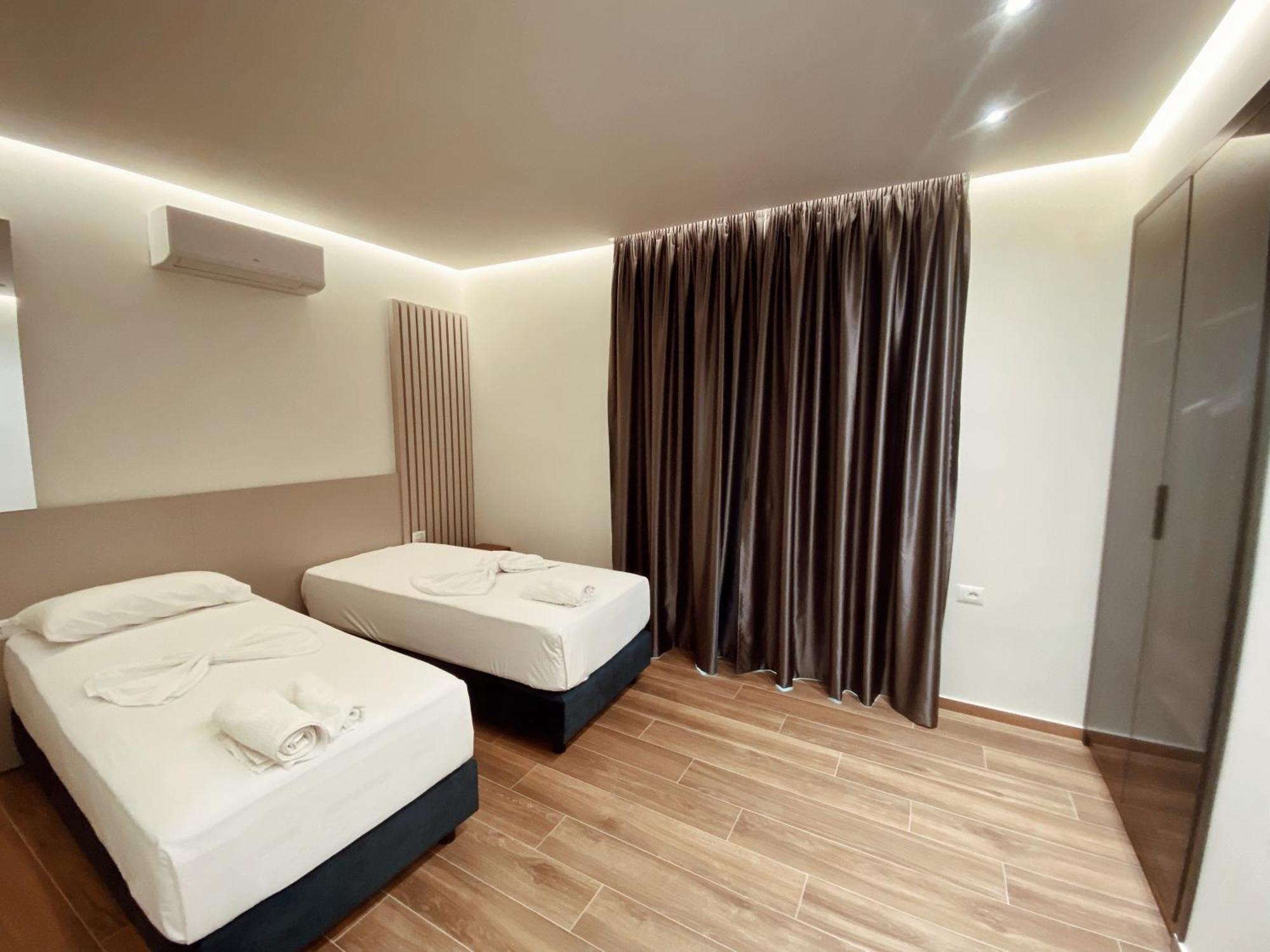 Adriatik Hotel Влёра Экстерьер фото